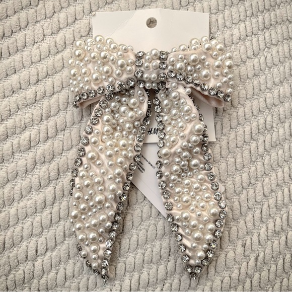 🔥 GORGEOUS H&M NWT Embellished Pearl Hair Bow Clip🔥 - Picture 13 of 14